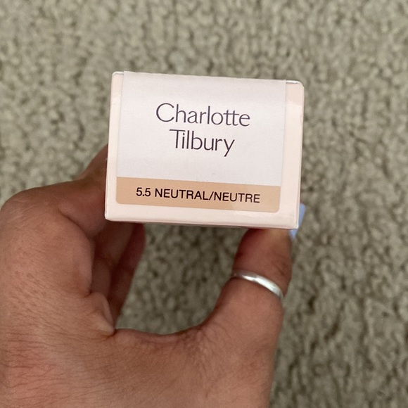 Charlotte Tilbury 5.5 Neutral - Picture 3 of 3